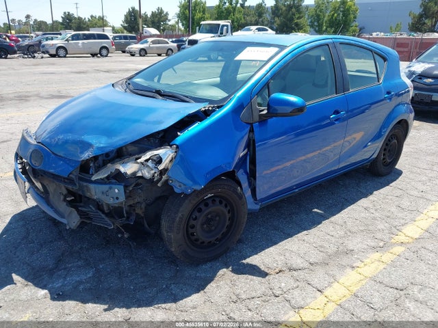 JTDKDTB35E1565819 Toyota Prius C One