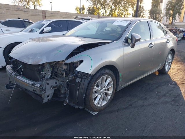 Lexus ES 300H 2015 JTHBW1GG2F2097956 Image 2