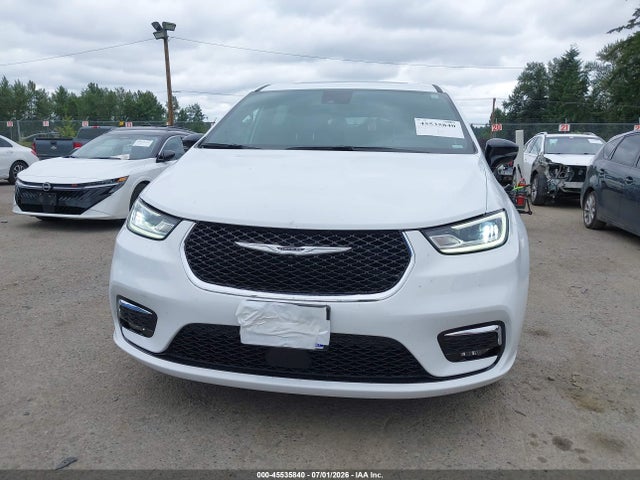 Chrysler Pacifica Limited 2026 2C4RC1GG4TR206004 Image 12