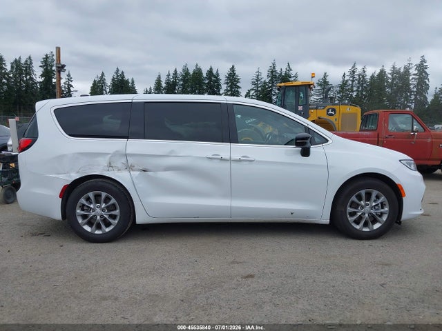 Chrysler Pacifica Limited 2026 2C4RC1GG4TR206004 Image 13