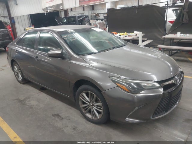 2015 Toyota Camry Se მანქანა იყიდება აუქციონზე, vin: 4T1BF1FK7FU904897, აუქციონის ნომერი: 45535852