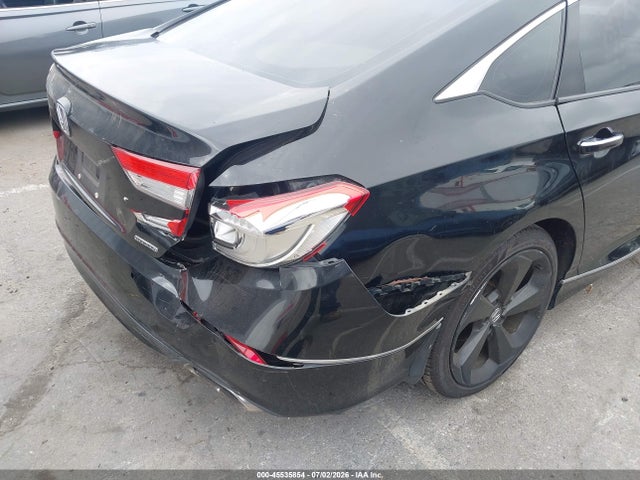 Honda Accord Touring 2018 1HGCV1F99JA010601 Image 17