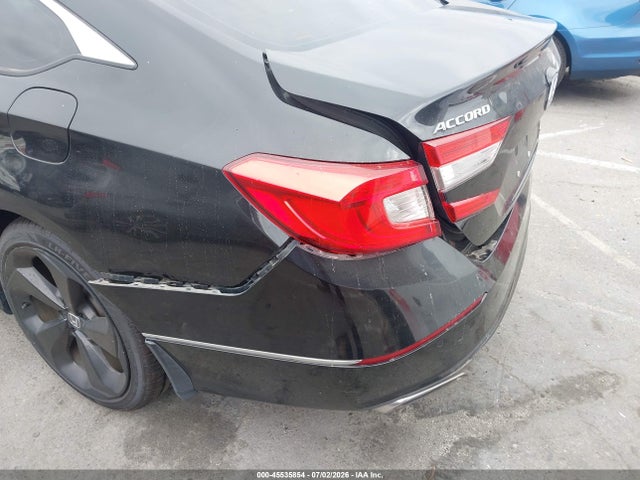 Honda Accord Touring 2018 1HGCV1F99JA010601 Image 18