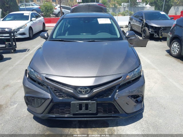 4T1G11AK3NU687018 Toyota CAMRY SE
