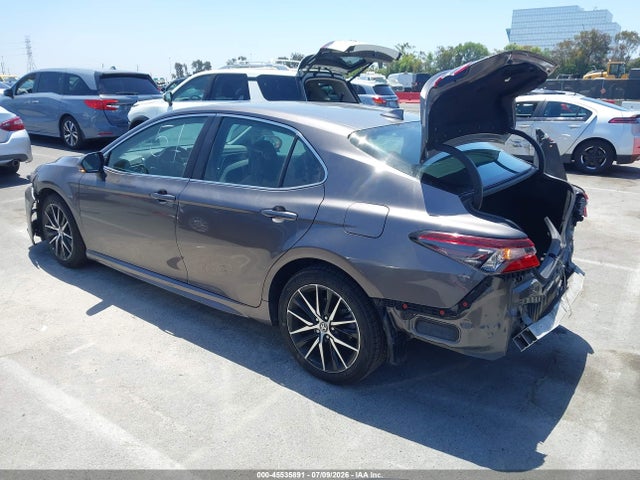 4T1G11AK3NU687018 Toyota CAMRY SE
