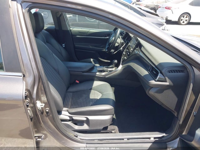 4T1G11AK3NU687018 Toyota CAMRY SE