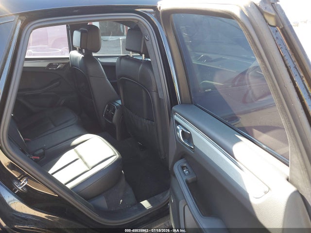 45535962 :رقم المزاد ، WP1AF2A52FLB98367 vin ، 2015 Porsche Macan Turbo مزاد بيع