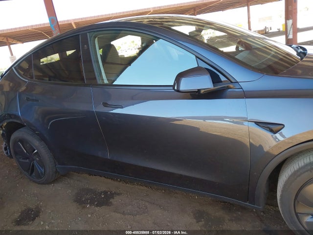Tesla Model Y 2026 7SAYGDED6TA487308 Image 12