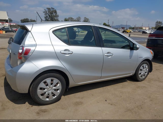 Toyota Prius C Three 2014 JTDKDTB31E1076222 Image 14