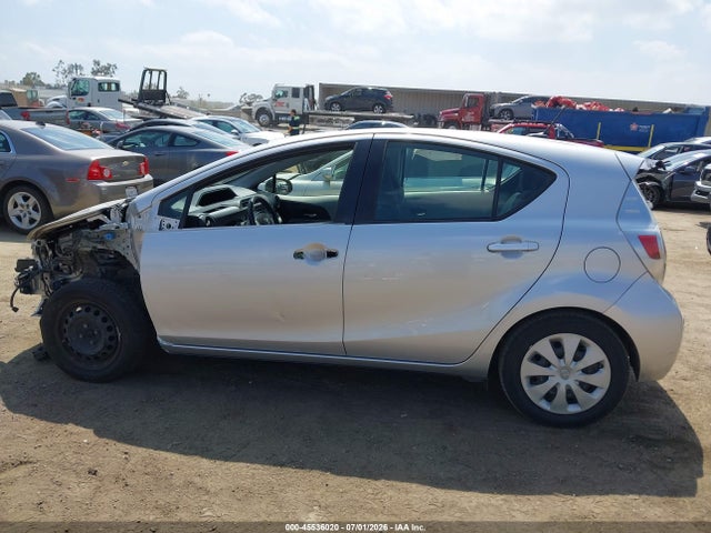 Toyota Prius C Three 2014 JTDKDTB31E1076222 Image 15