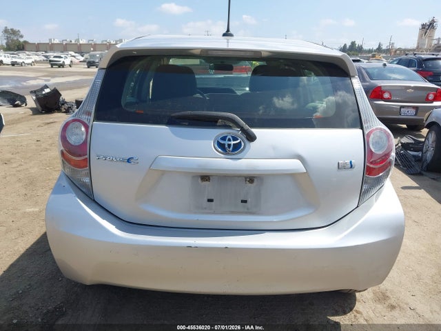 Toyota Prius C Three 2014 JTDKDTB31E1076222 Image 17