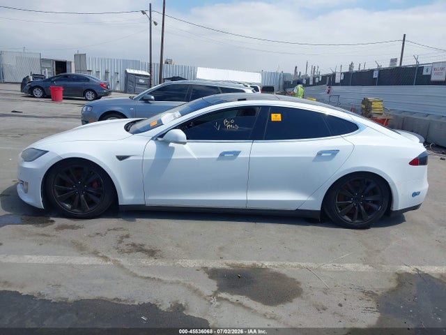 Tesla Model S 60/70/85 2015 5YJSA1H15FFP78264 Image 13