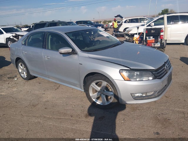 Volkswagen Passat 1.8t Limited Edition 2015 1VWAS7A32FC110035 головне зображення