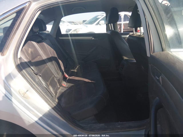 1VWAS7A32FC110035 Volkswagen Passat 1.8t Limited Edition
