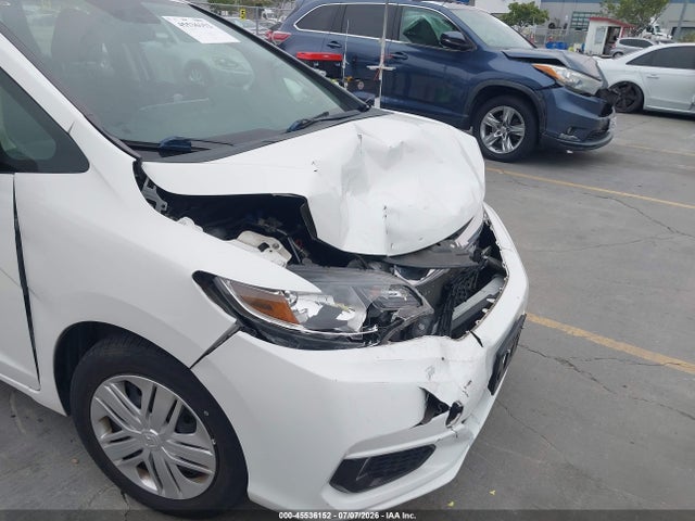 Honda FIT LX 2018 3HGGK5H40JM735252 Image 13
