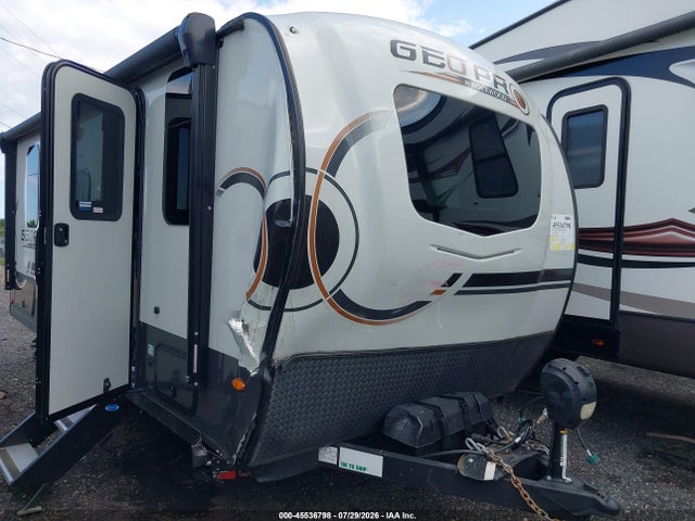 Продаж на аукціоні авто 2025 Forest River Rockwood, vin: 5ZT2RSJC5S3036883, номер лоту: 45536798