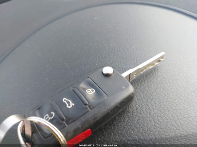 WVGAV7AX1FW567166 Volkswagen TIGUAN SE