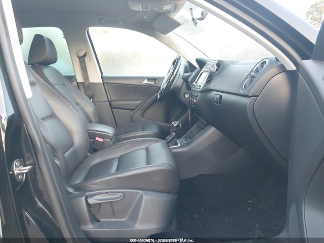 WVGAV7AX1FW567166 Volkswagen TIGUAN SE