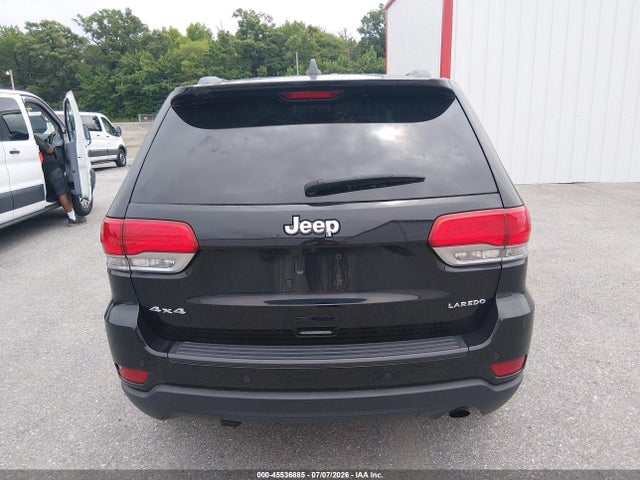 1C4RJFAG5KC754208 Jeep Grand Cherokee Laredo E 4x4