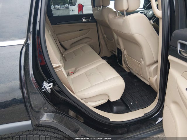 1C4RJFAG5KC754208 Jeep Grand Cherokee Laredo E 4x4