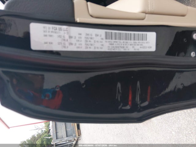 1C4RJFAG5KC754208 Jeep Grand Cherokee Laredo E 4x4
