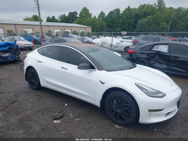 2018 Tesla Model 3 Long Range/mid Range მანქანა იყიდება აუქციონზე, vin: 5YJ3E1EA3JF153240, აუქციონის ნომერი: 45537022