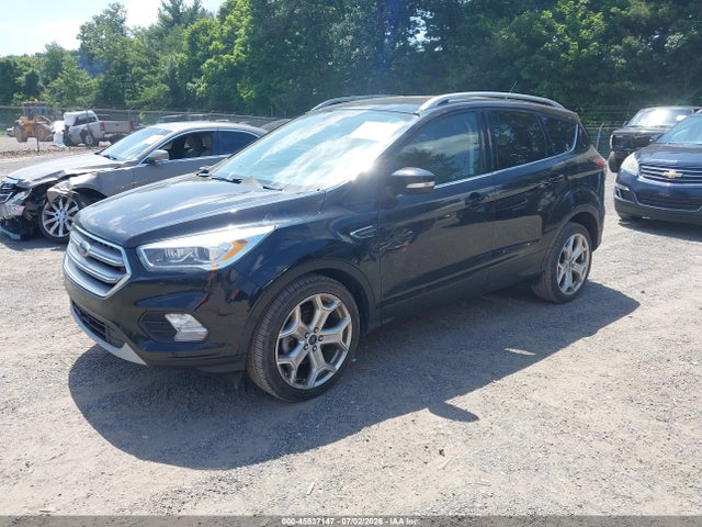 45537147 :رقم المزاد ، 1FMCU0JD0HUD92268 vin ، 2017 Ford Escape Titanium مزاد بيع