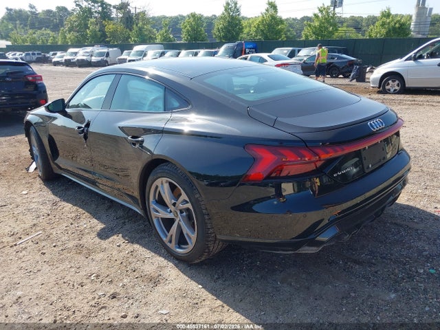 45537161 :رقم المزاد ، WAUFJBFW5R7001788 vin ، 2024 Audi E-tron Gt Premium Plus Quattro مزاد بيع