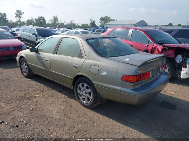 2000 Toyota Camry Le მანქანა იყიდება აუქციონზე, vin: JT2BG22K2Y0406946, აუქციონის ნომერი: 45537332