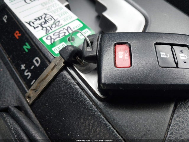 Toyota Rav4 Xle 2018 JTMRFREV2JJ235199 Image 11