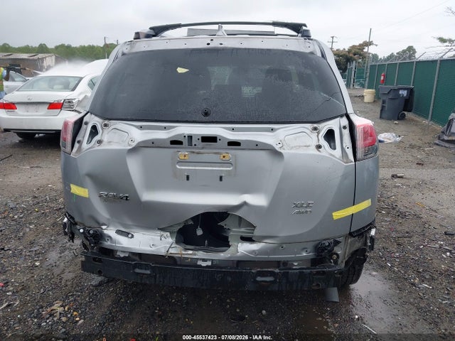 Toyota Rav4 Xle 2018 JTMRFREV2JJ235199 Image 17
