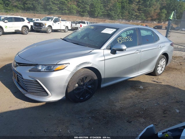 Toyota CAMRY LE 2023 4T1C11BKXPU090030 Image 2