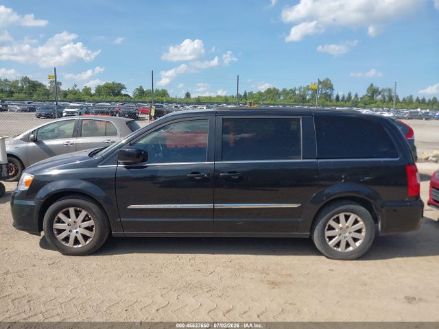 2016 Chrysler Town & Country Touring მანქანა იყიდება აუქციონზე, vin: 2C4RC1BG9GR287482, აუქციონის ნომერი: 45537650
