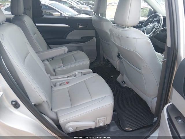 Toyota Highlander Xle 2019 5TDJZRFH6KS593357 Image 8