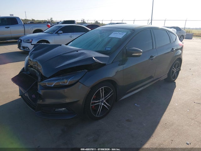 Ford FOCUS ST 2018 1FADP3L98JL331911 Image 2