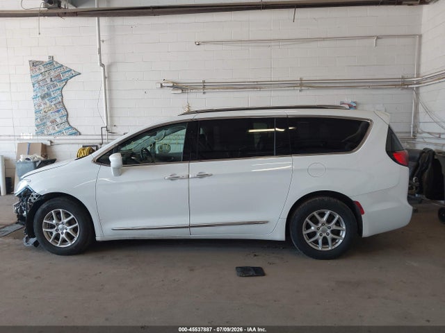 45537887 :رقم المزاد ، 2C4RC1BG3LR134767 vin ، 2020 Chrysler Pacifica Touring L مزاد بيع