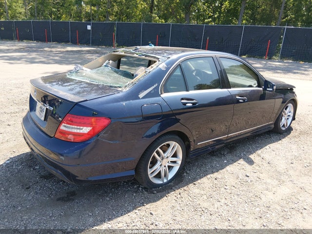 Продажа на аукционе авто 2013 Mercedes-benz C 250 Sport, vin: WDDGF4HB8DR269672, номер лота: 45537945