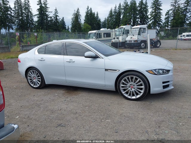 Jaguar Xe 35t First Edition 2017 SAJAN4BVXHA946619 Image 13