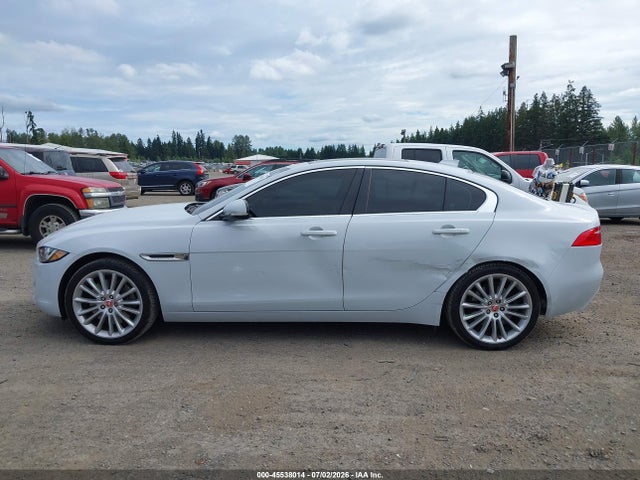 Jaguar Xe 35t First Edition 2017 SAJAN4BVXHA946619 Image 14