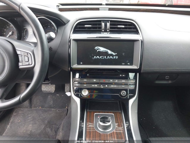 Jaguar Xe 35t First Edition 2017 SAJAN4BVXHA946619 Image 20