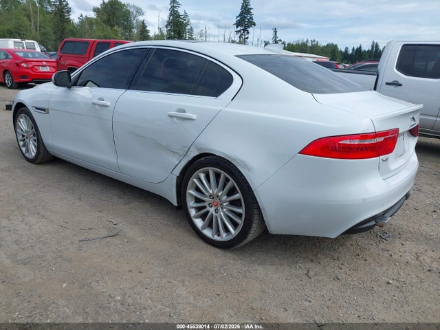 Jaguar Xe 35t First Edition 2017 SAJAN4BVXHA946619 Image 3