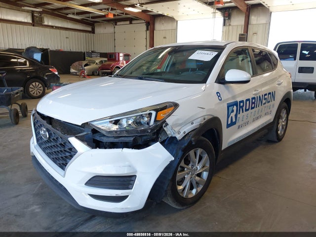 Hyundai TUCSON SE 2019 KM8J2CA47KU896757 Image 2