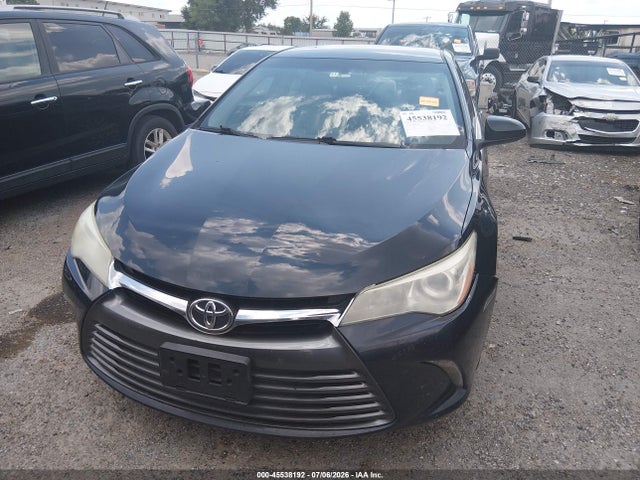 45538192 :رقم المزاد ، 4T1BF1FKXHU288261 vin ، 2017 Toyota Camry Xle مزاد بيع