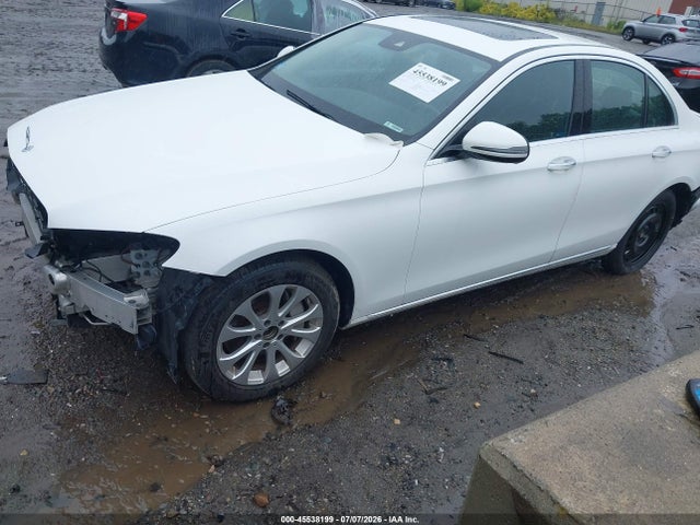 2017 Mercedes-benz E 300 4matic მანქანა იყიდება აუქციონზე, vin: WDDZF4KBXHA066255, აუქციონის ნომერი: 45538199