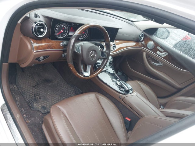 2017 Mercedes-benz E 300 4matic მანქანა იყიდება აუქციონზე, vin: WDDZF4KBXHA066255, აუქციონის ნომერი: 45538199