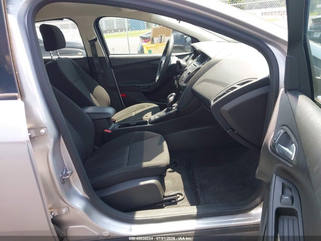 1FADP3F2XHL296880 Ford FOCUS SE