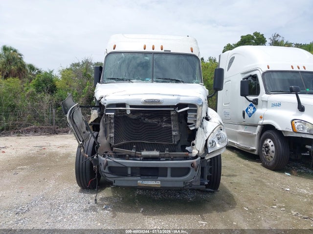 2016 Freightliner Cascadia 125 მანქანა იყიდება აუქციონზე, vin: 3AKJGLD56GSGV0838, აუქციონის ნომერი: 45538244