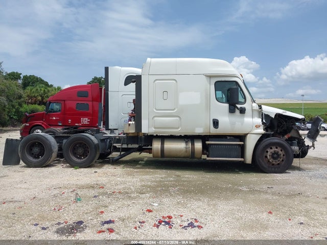 2016 Freightliner Cascadia 125 მანქანა იყიდება აუქციონზე, vin: 3AKJGLD56GSGV0838, აუქციონის ნომერი: 45538244