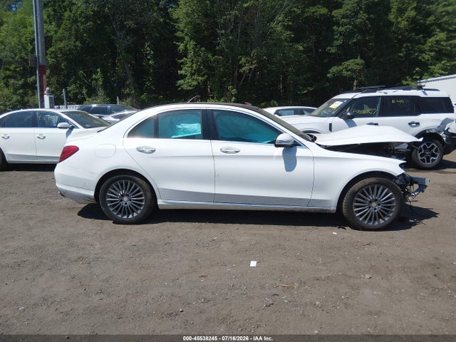 Aukcja sprzedaży 2015 Mercedes-benz C 300 Luxury 4matic, vin: 55SWF4KB5FU061657, numer aukcji: 45538245