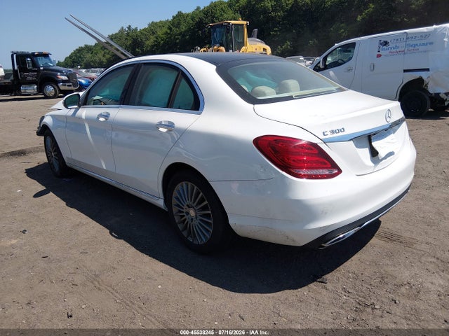 Aukcja sprzedaży 2015 Mercedes-benz C 300 Luxury 4matic, vin: 55SWF4KB5FU061657, numer aukcji: 45538245